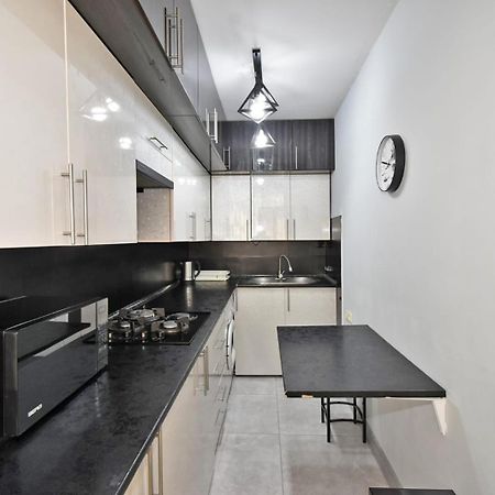 Luxury Spacious Apartment On Saryan Street.Centre يريفان المظهر الخارجي الصورة