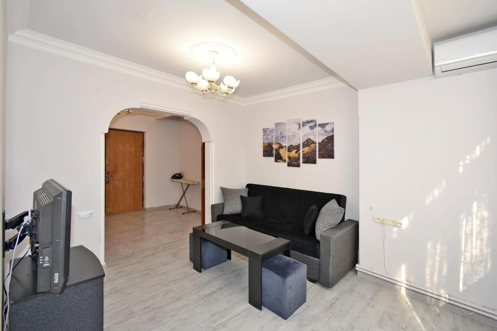 Luxury Spacious Apartment On Saryan Street.Centre يريفان المظهر الخارجي الصورة