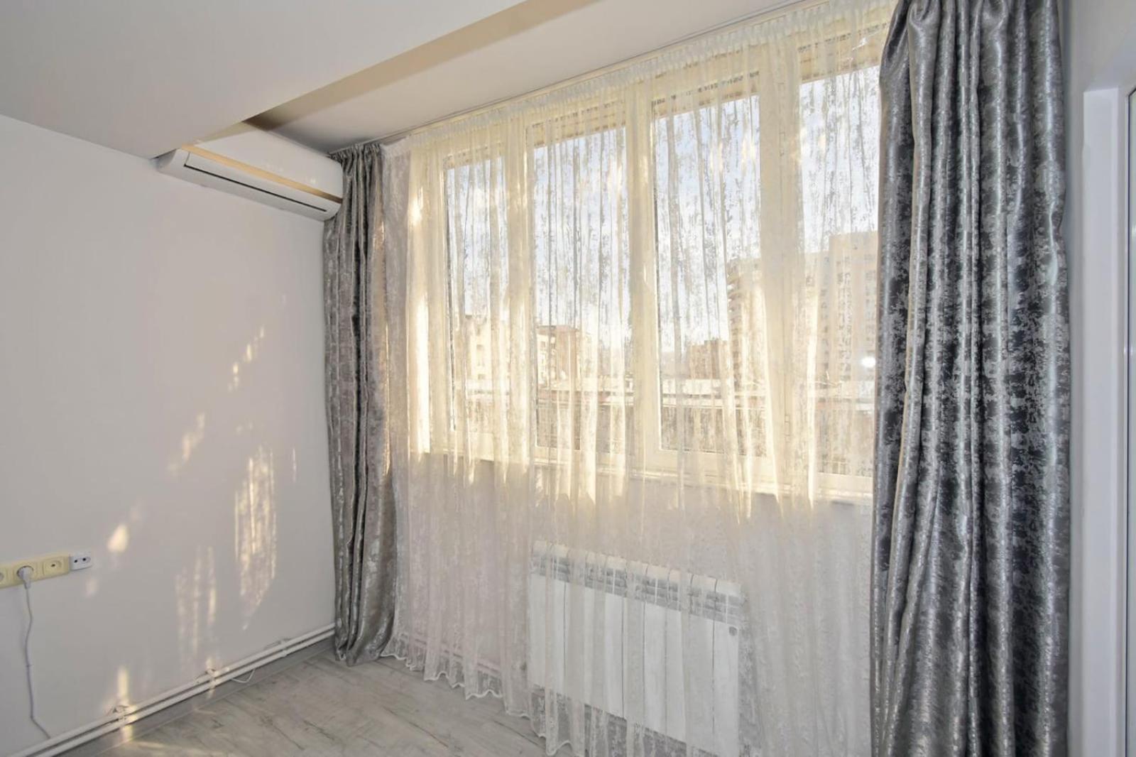 Luxury Spacious Apartment On Saryan Street.Centre يريفان المظهر الخارجي الصورة